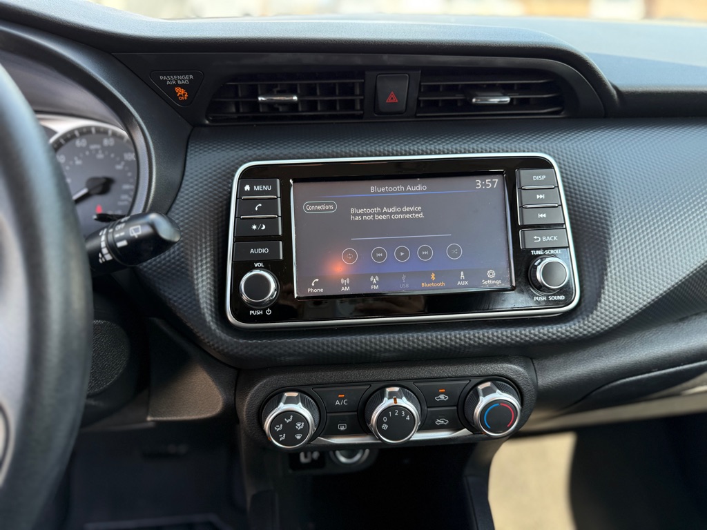 Photo 17 of this NISSAN KICKS