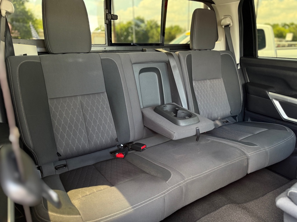 Photo 31 of this NISSAN TITAN
