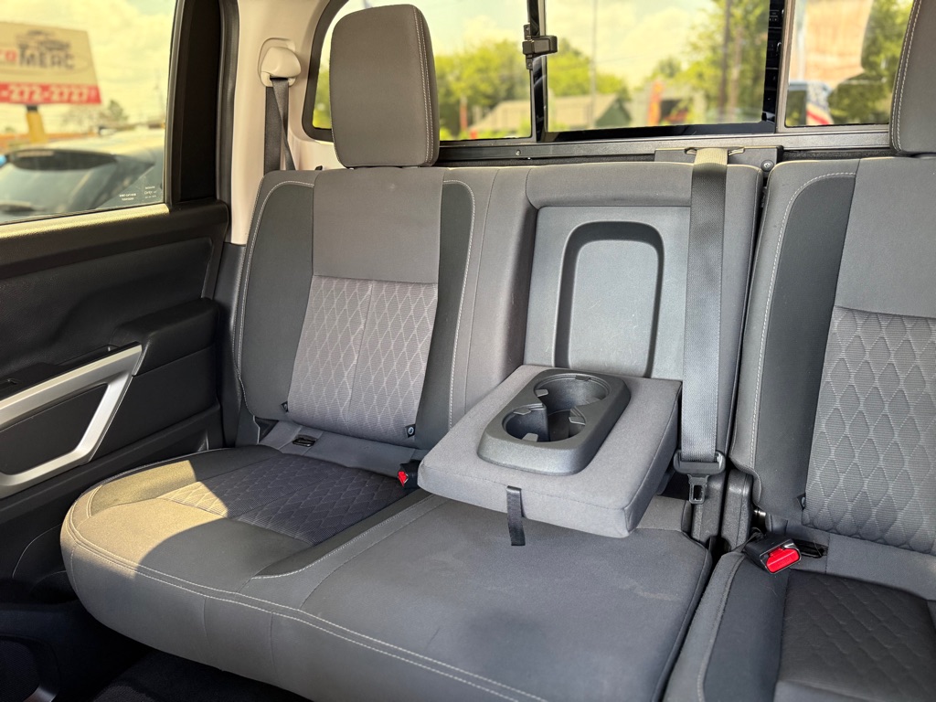 Photo 29 of this NISSAN TITAN