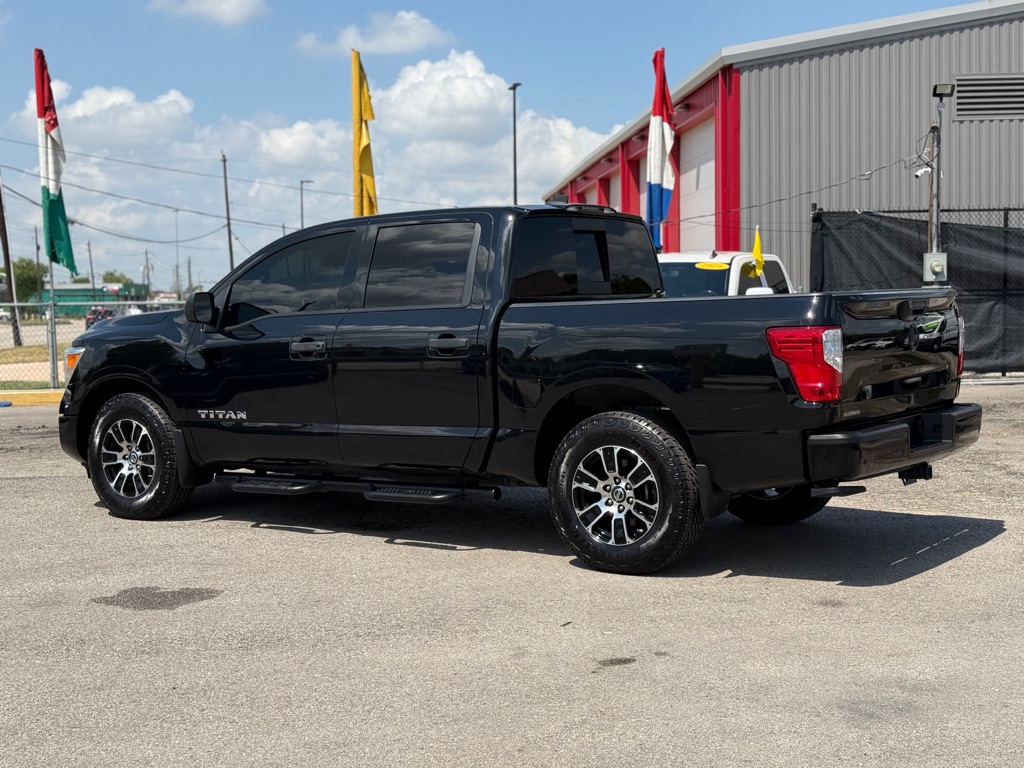 Photo 4 of this NISSAN TITAN