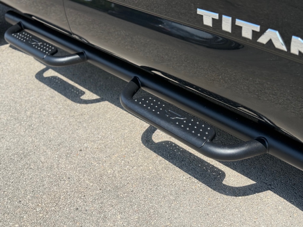 Photo 16 of this NISSAN TITAN