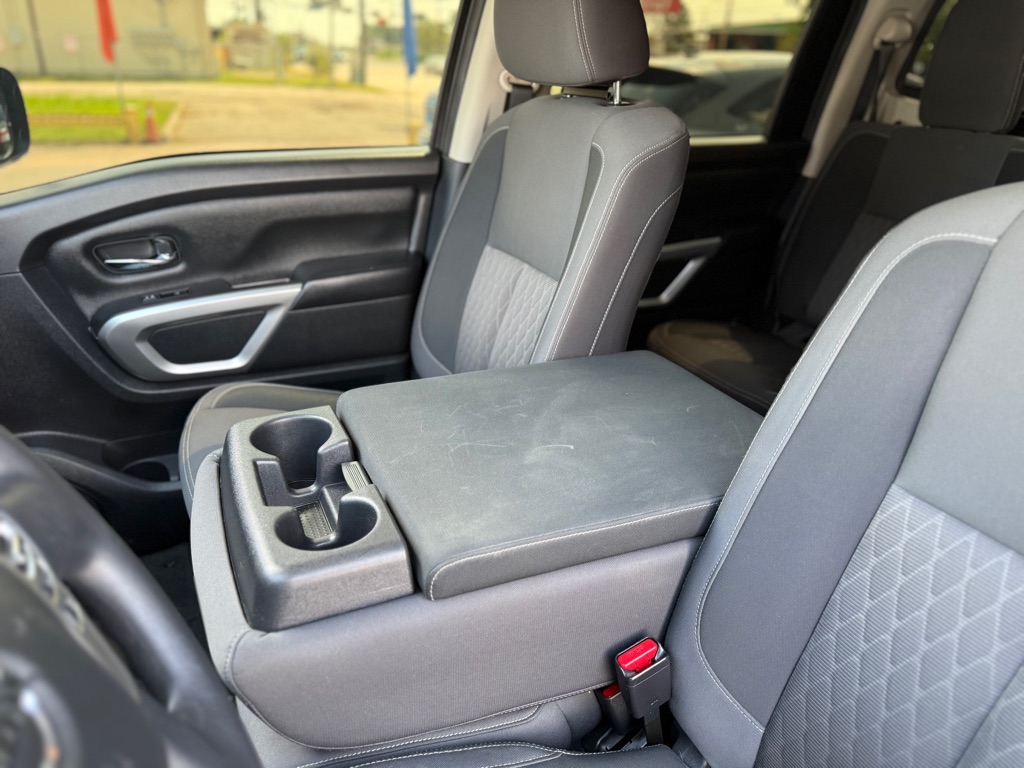 Photo 24 of this NISSAN TITAN