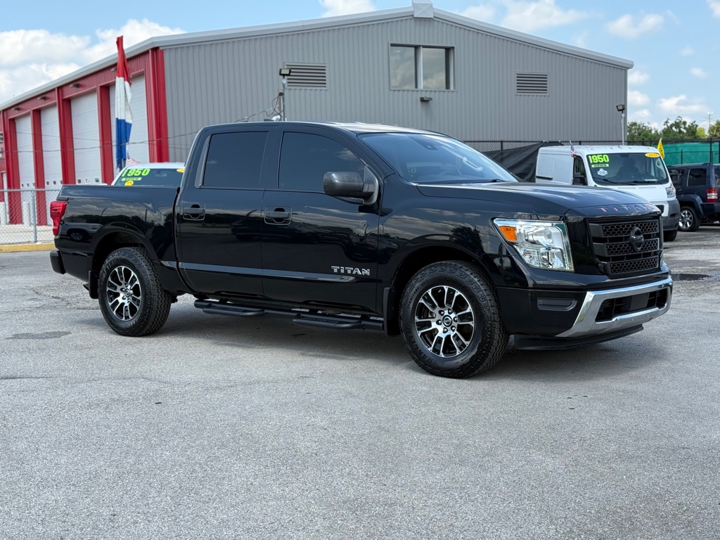 Photo 12 of this NISSAN TITAN