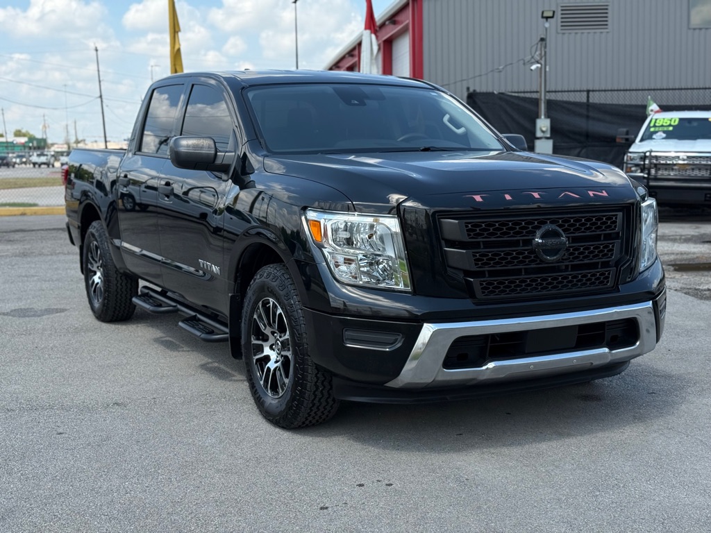 Photo 13 of this NISSAN TITAN