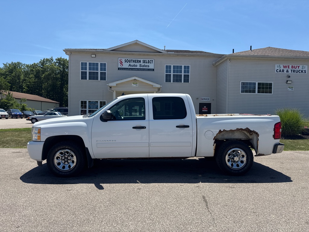 2011 Chevrolet Silverado 1500 LT photo 2