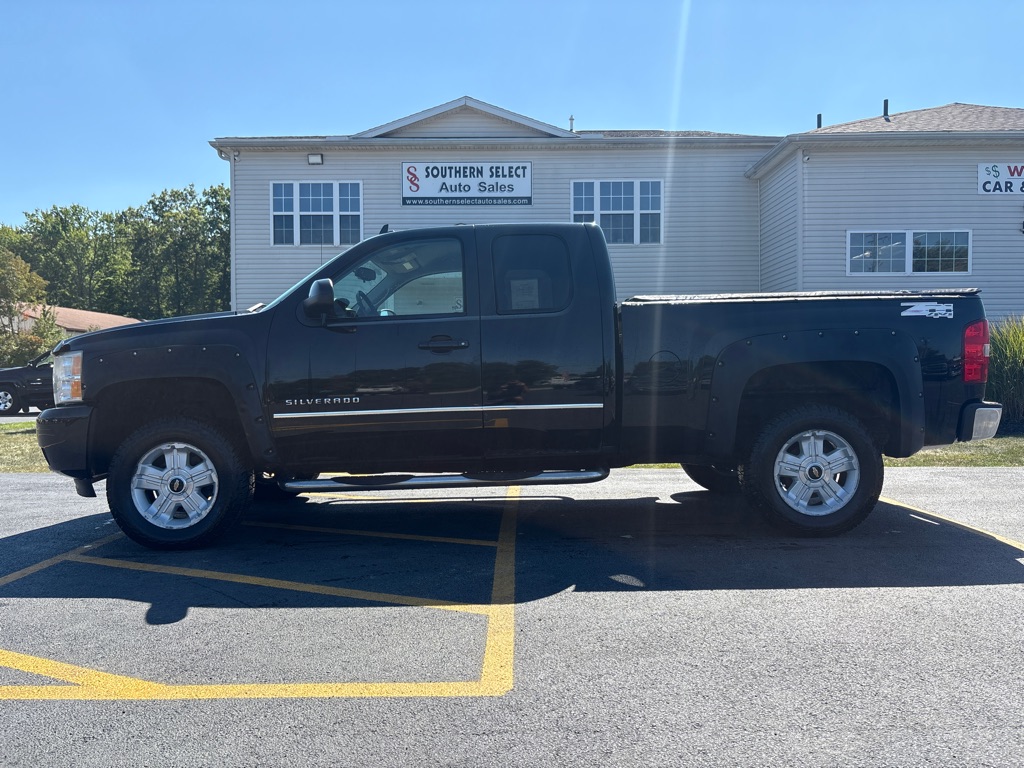 2011 Chevrolet Silverado 1500 LT photo 4