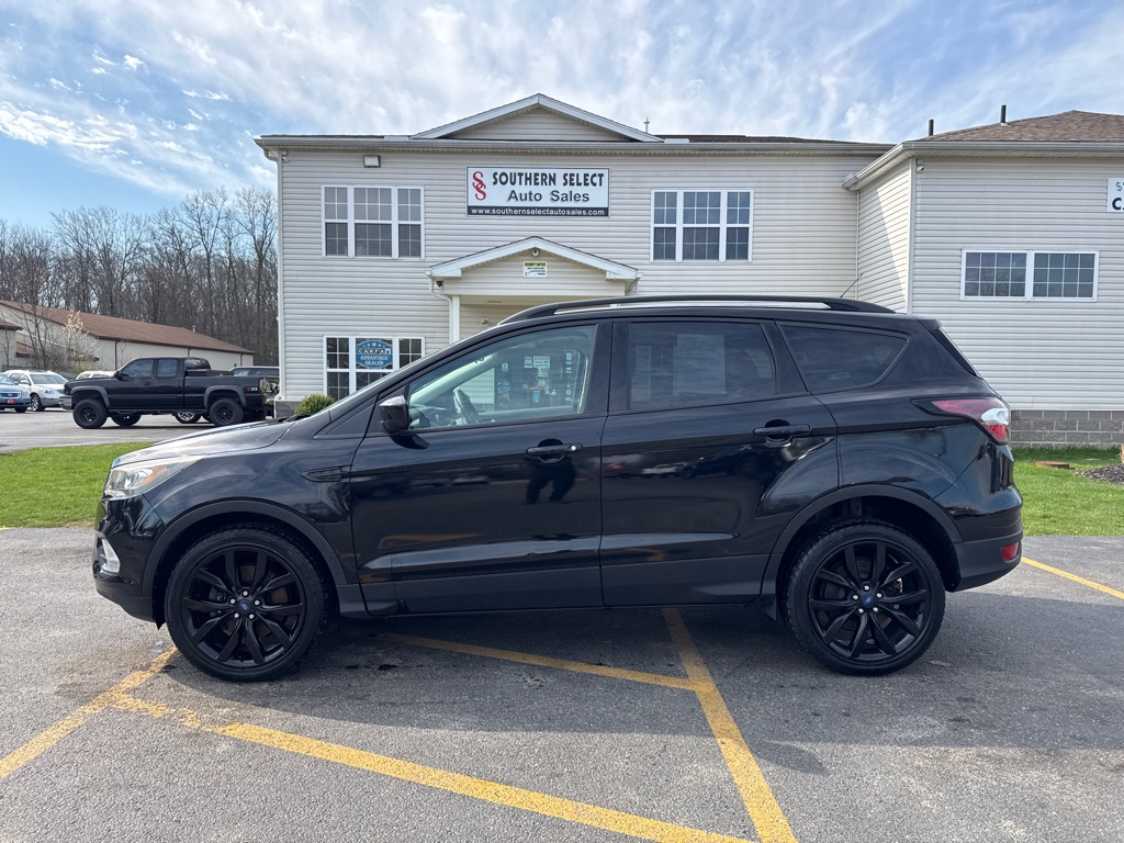 2017 FORD ESCAPE SE