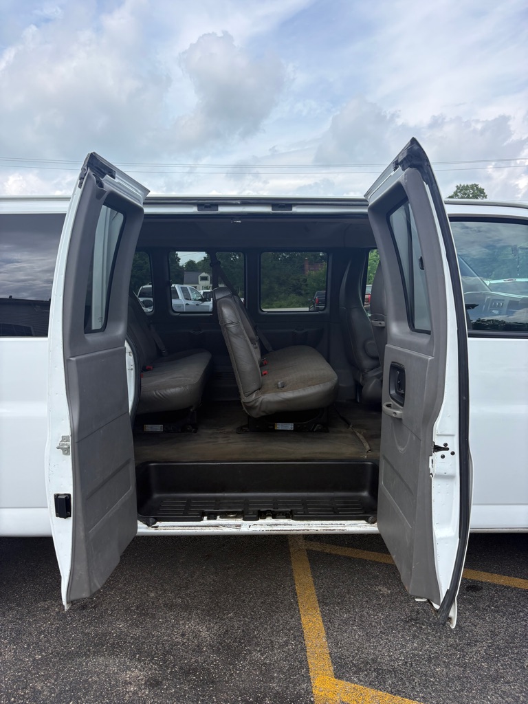 Photo 11 of this CHEVROLET EXPRESS