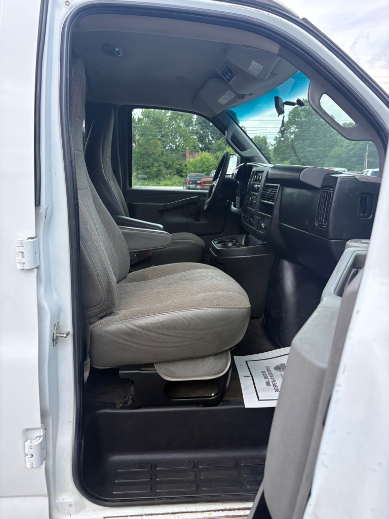 Photo 10 of this CHEVROLET EXPRESS