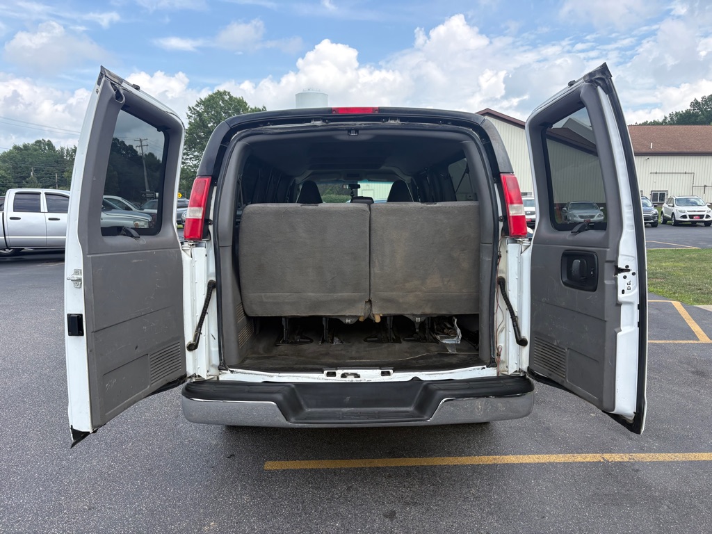 Photo 13 of this CHEVROLET EXPRESS
