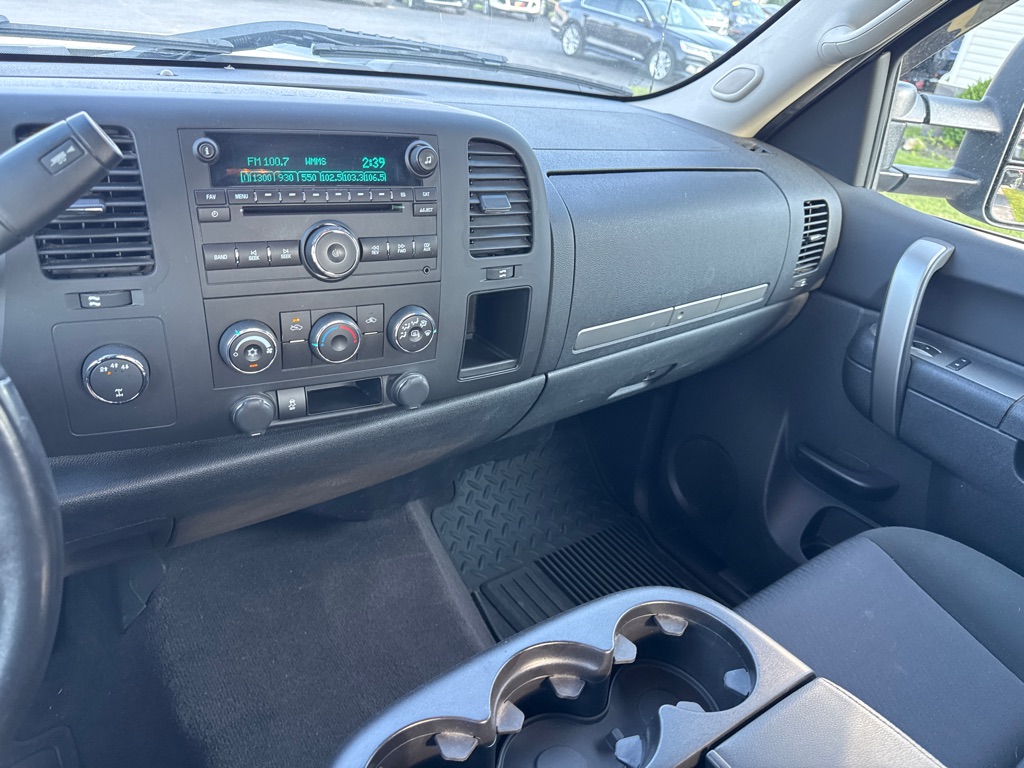 Photo 16 of this CHEVROLET SILVERADO 2500H