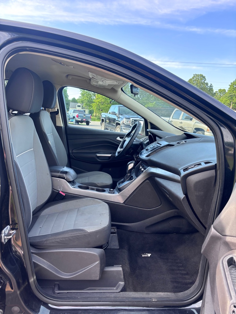 Photo 11 of this FORD ESCAPE