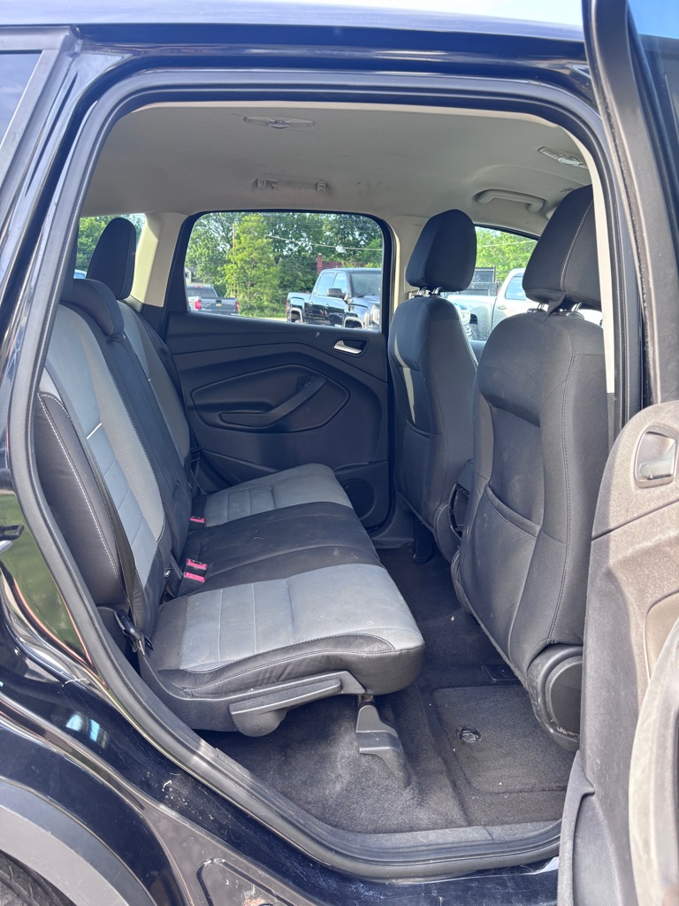 Photo 12 of this FORD ESCAPE