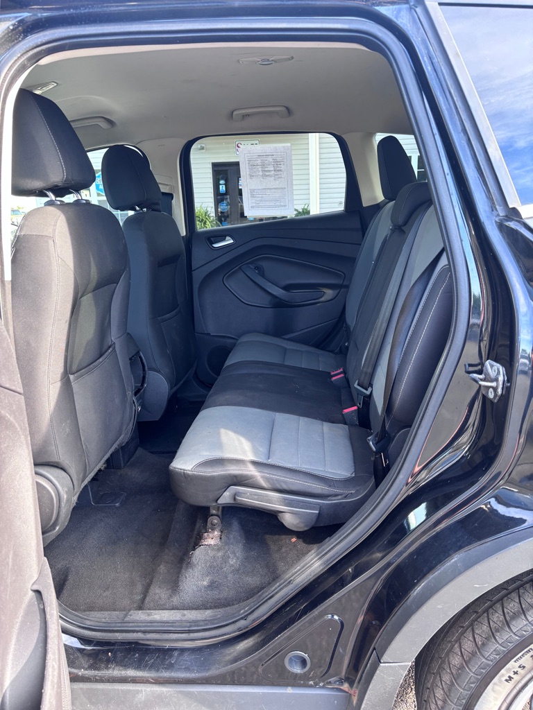 Photo 10 of this FORD ESCAPE