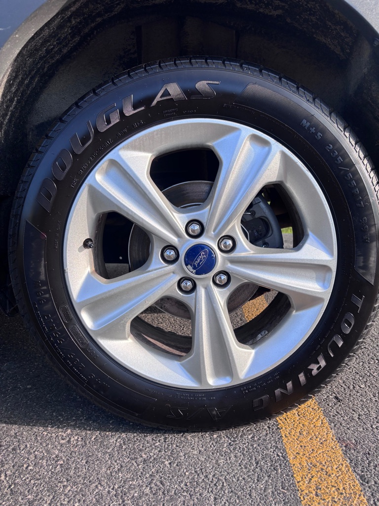Photo 18 of this FORD ESCAPE