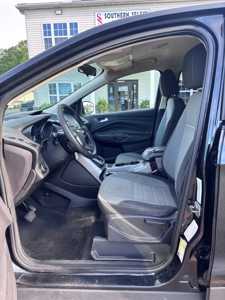 Photo 9 of this FORD ESCAPE