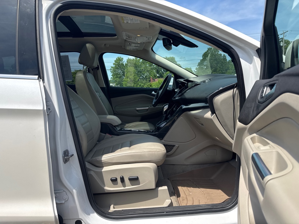Photo 12 of this FORD ESCAPE