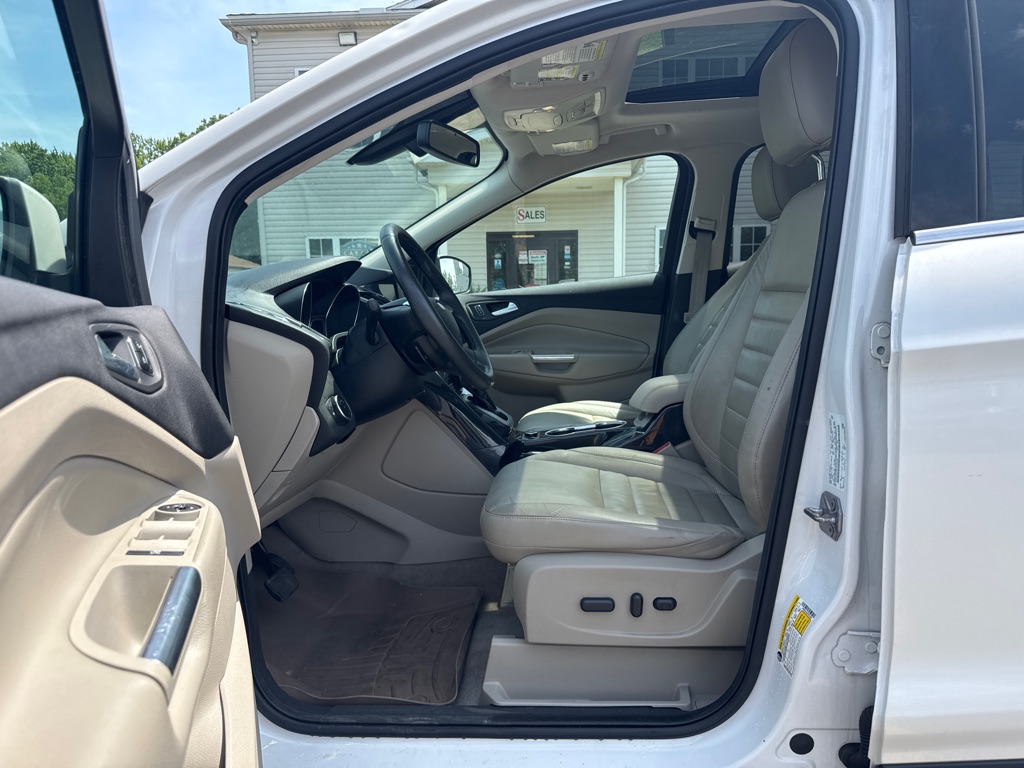 Photo 10 of this FORD ESCAPE