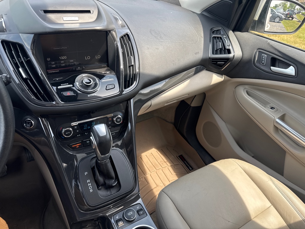 Photo 17 of this FORD ESCAPE