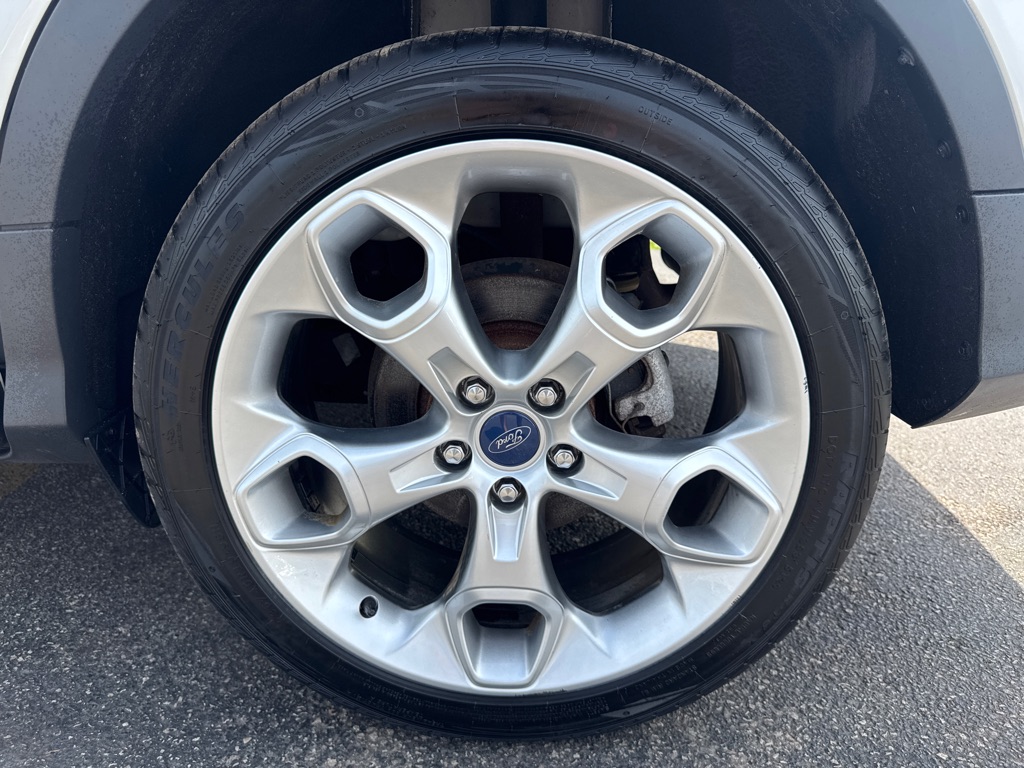Photo 9 of this FORD ESCAPE
