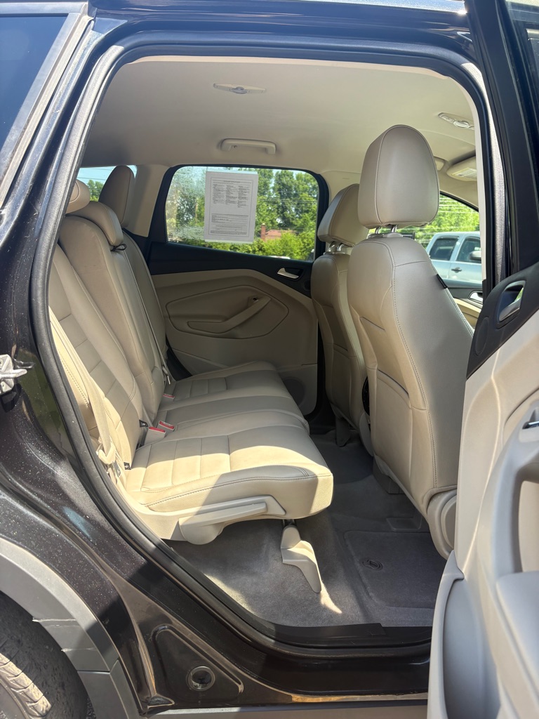Photo 12 of this FORD ESCAPE