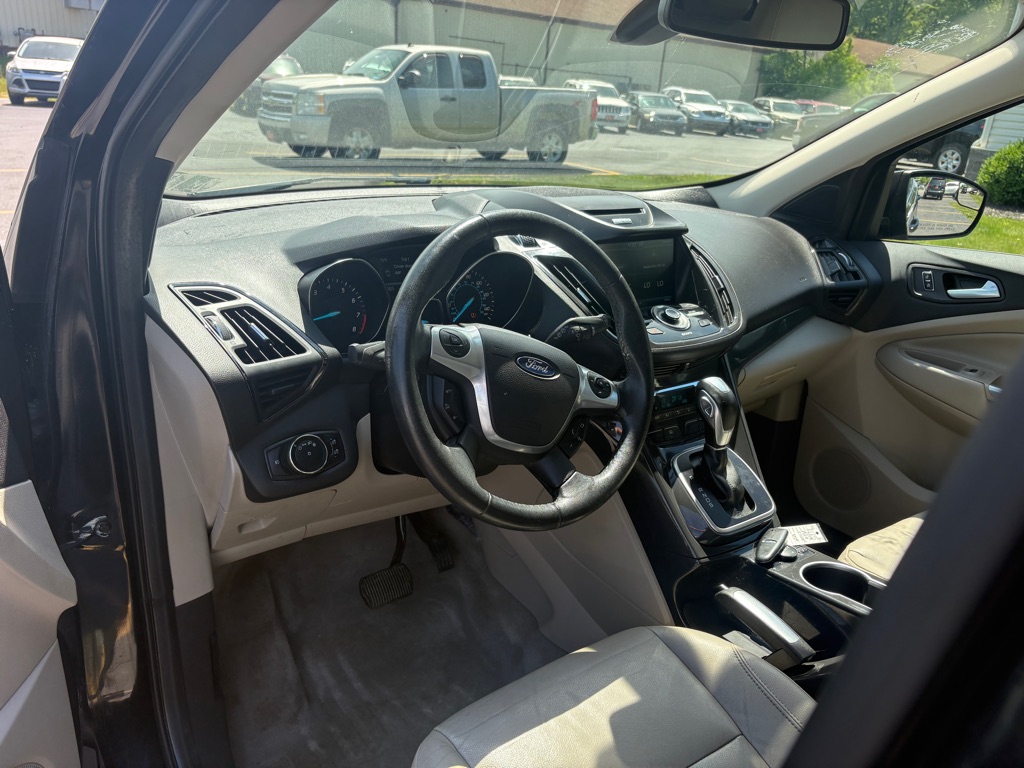 Photo 13 of this FORD ESCAPE