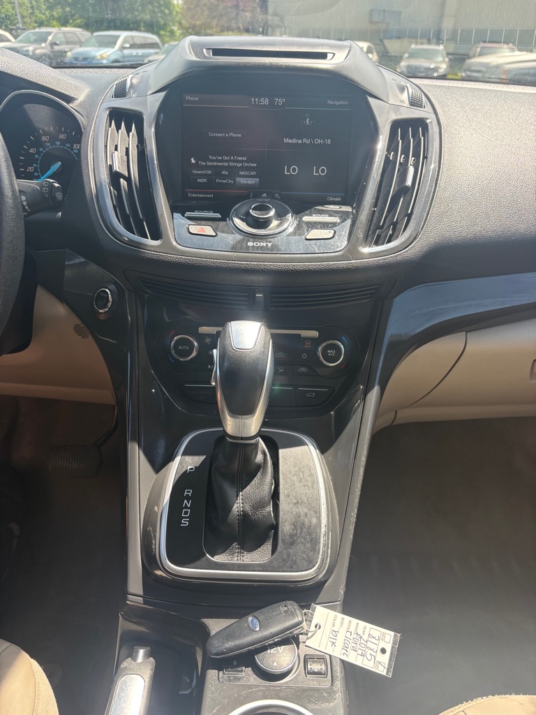 Photo 15 of this FORD ESCAPE