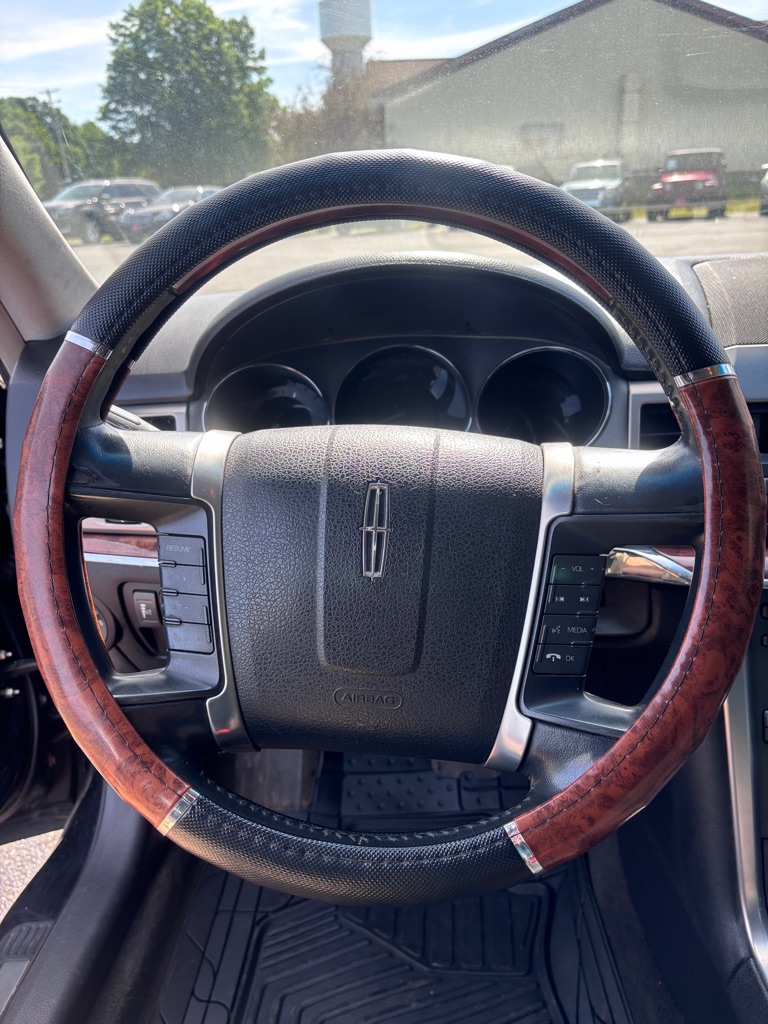 Photo 16 of this LINCOLN MKZ