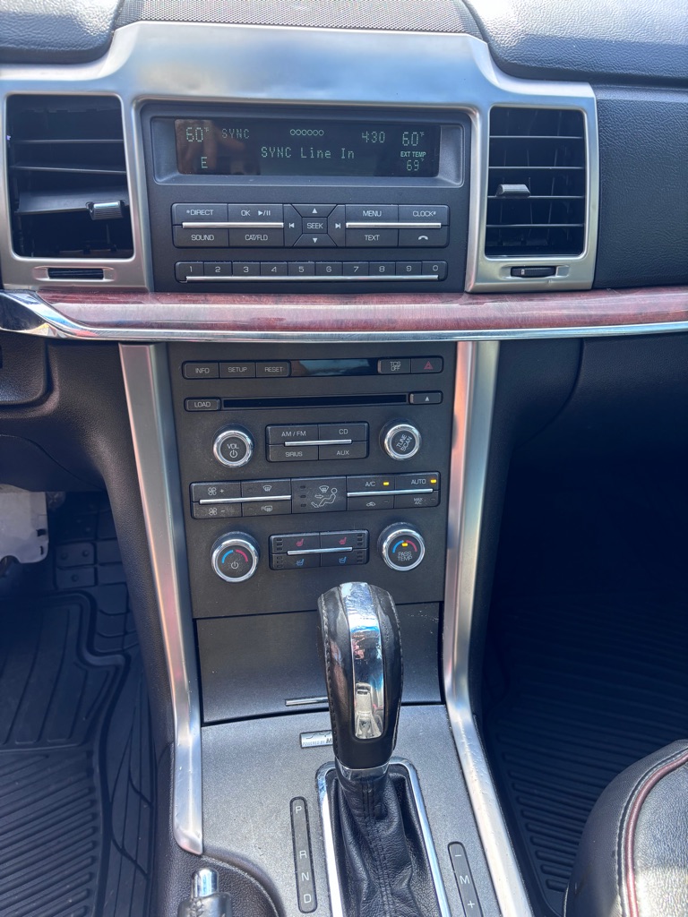 Photo 17 of this LINCOLN MKZ