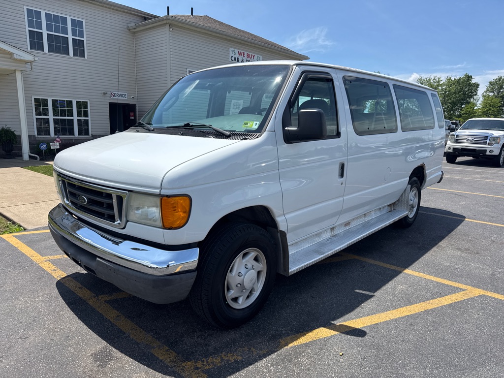 Photo 2 of this FORD E-SERIES
