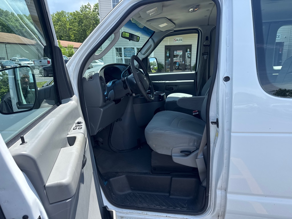 Photo 9 of this FORD E-SERIES