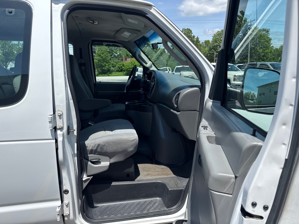 Photo 10 of this FORD E-SERIES
