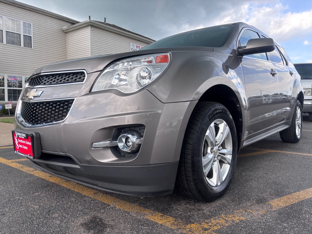 Photo 2 of this CHEVROLET EQUINOX