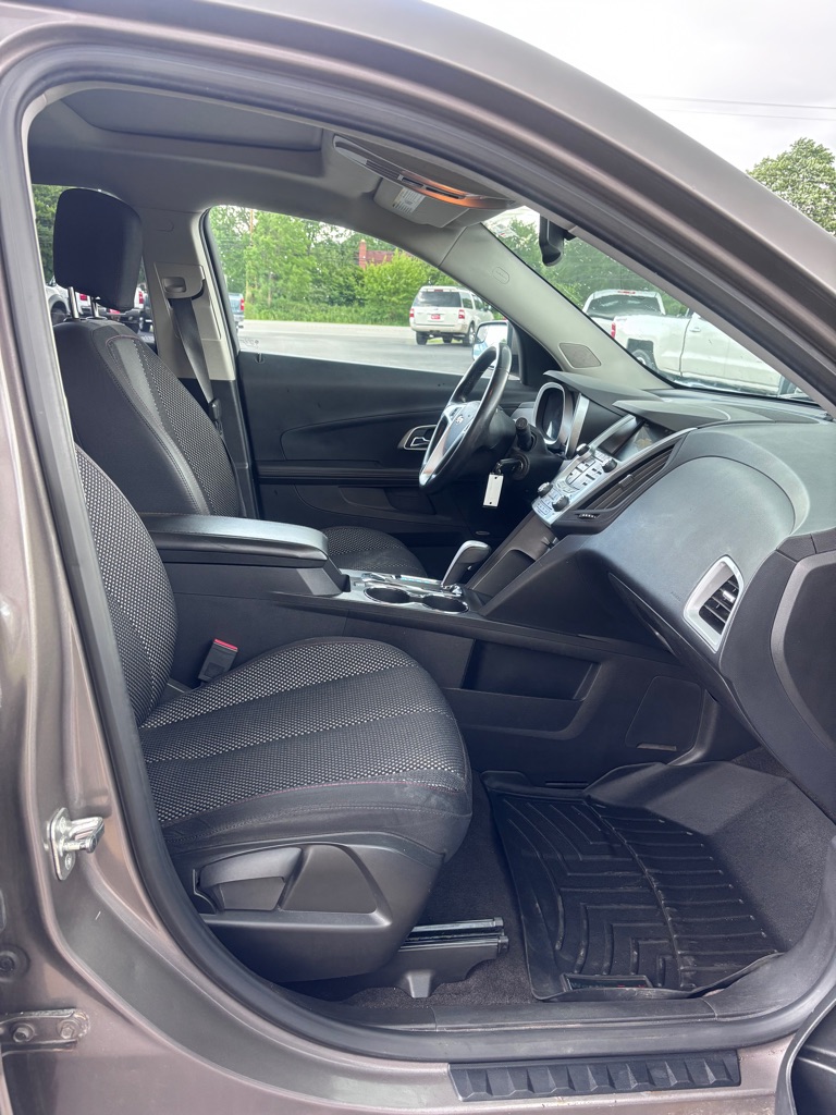 Photo 11 of this CHEVROLET EQUINOX