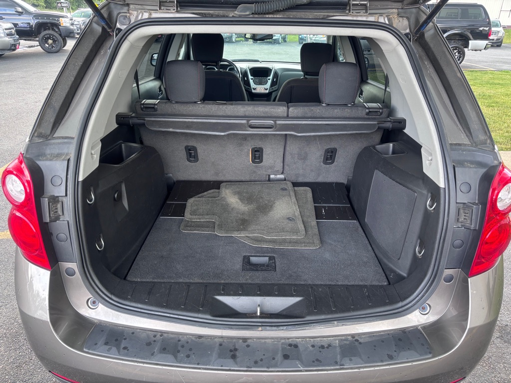 Photo 13 of this CHEVROLET EQUINOX