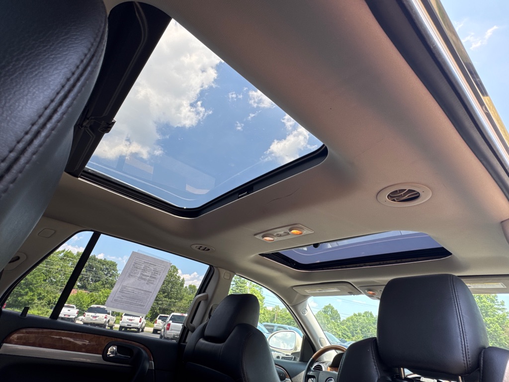 Photo 16 of this BUICK ENCLAVE