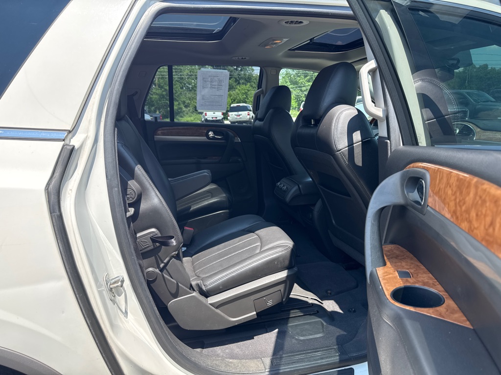 Photo 14 of this BUICK ENCLAVE