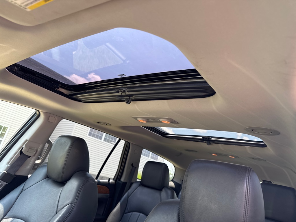 Photo 19 of this BUICK ENCLAVE