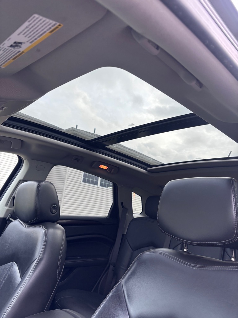 Photo 14 of this CADILLAC SRX
