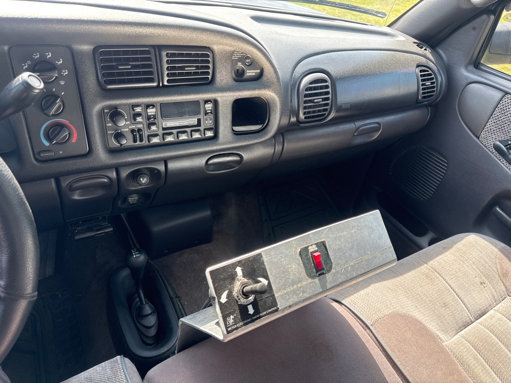 Photo 15 of this DODGE RAM 2500