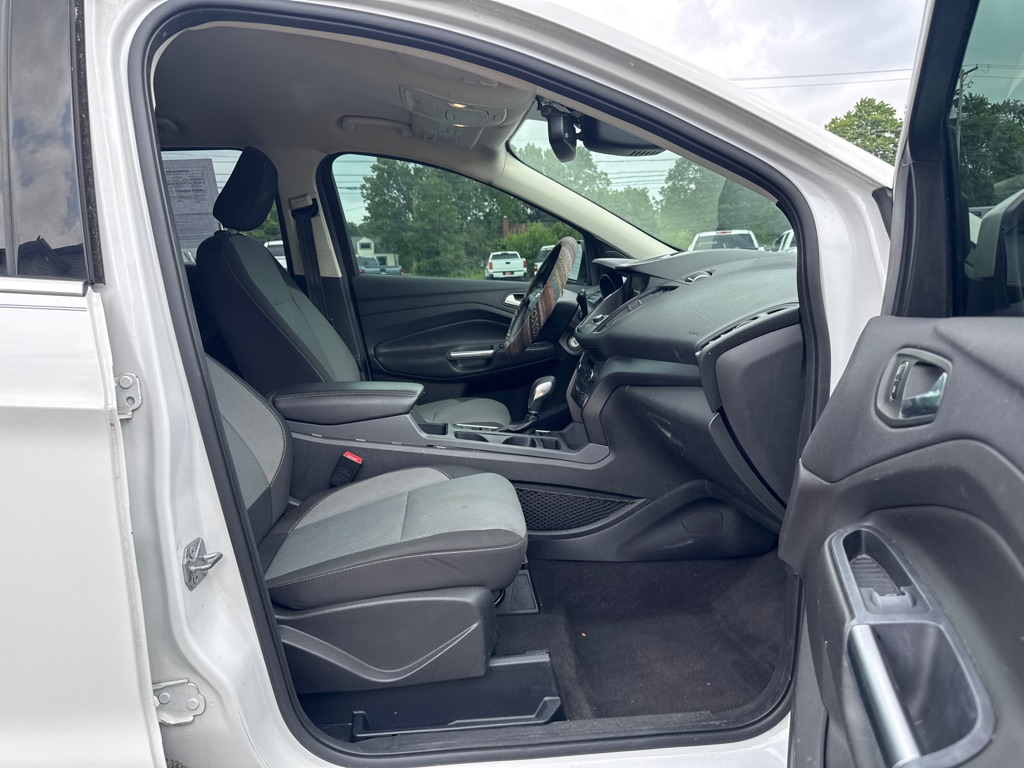 Photo 12 of this FORD ESCAPE
