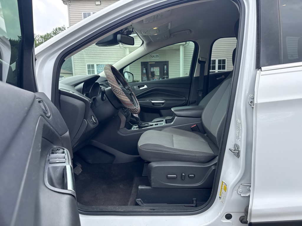 Photo 10 of this FORD ESCAPE