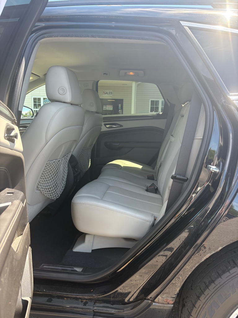 Photo 10 of this CADILLAC SRX