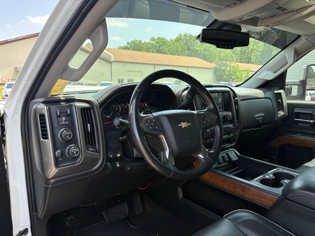 Photo 14 of this CHEVROLET SILVERADO 2500H