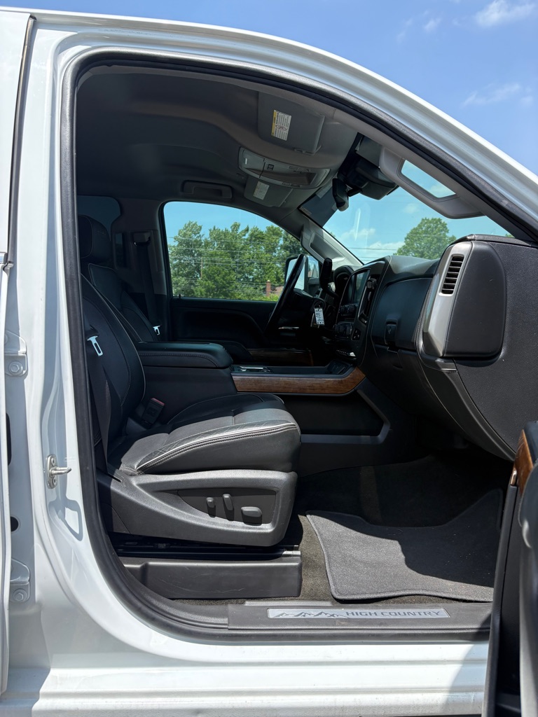 Photo 12 of this CHEVROLET SILVERADO 2500H