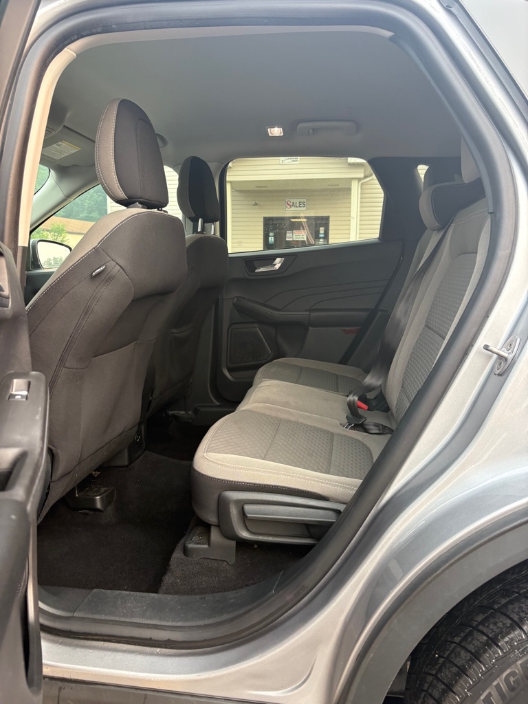 Photo 10 of this FORD ESCAPE