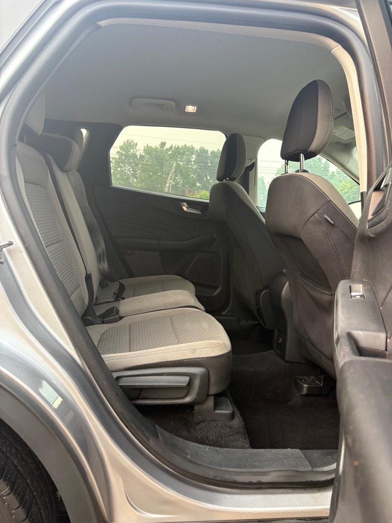 Photo 12 of this FORD ESCAPE