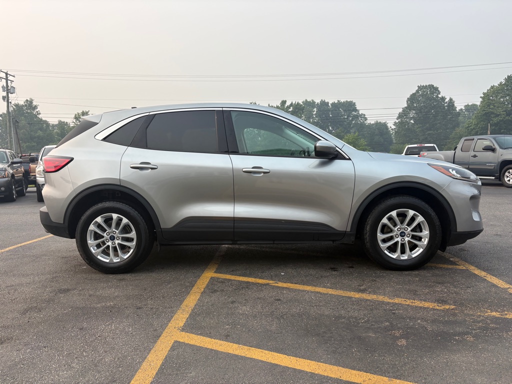 Photo 5 of this FORD ESCAPE