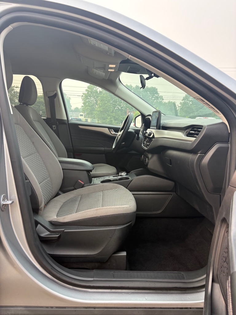 Photo 11 of this FORD ESCAPE