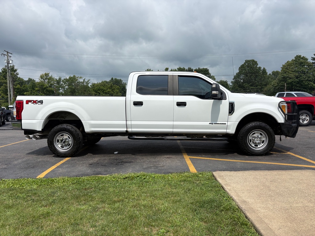Photo 5 of this FORD F-250 SUPER DUT